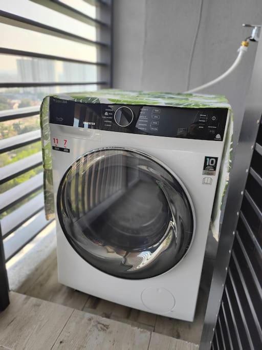 Apartment Sky Trees 15-06 3pax, Bukit Indah, Aeon, Legoland, Netflix