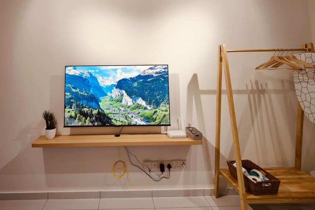 Sky Trees 15-06 3pax, Bukit Indah, Aeon, Legoland, Netflix Apartment